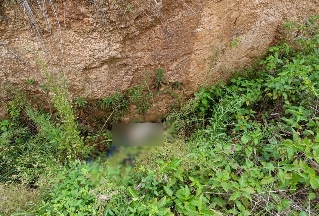 महुआटांड़ में मिला अज्ञात युवक का शव, जांच में जुटी पुलिस