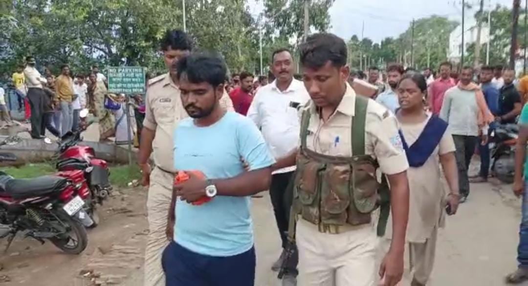 DHANBAD; SNMMCH में मरीज के परिजनों और सुरक्षाकर्मियों के बीच मारपीट, पुलिस कर रही पूछताछ