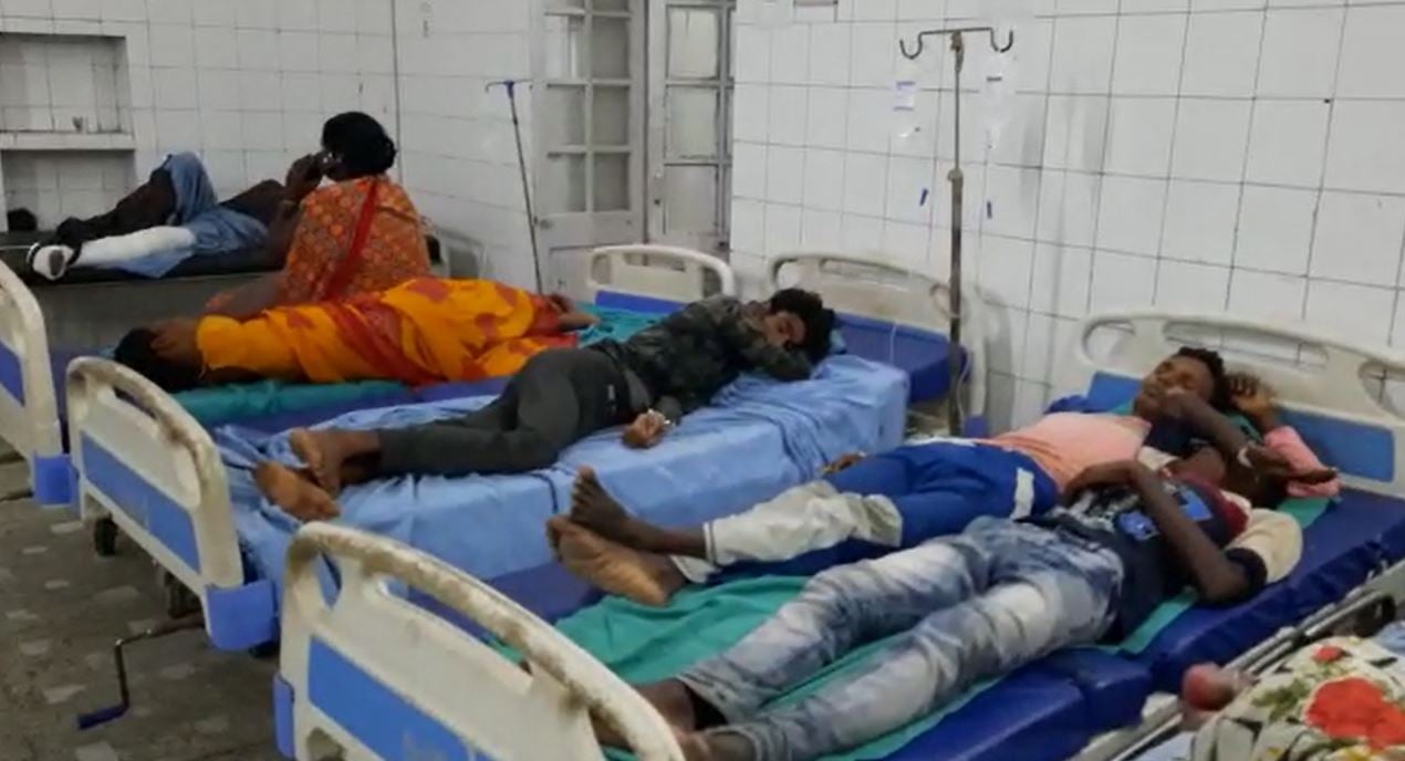 रोहतास:समोसा खाने से 60 से अधिक लोगों की बिगड़ी तबीयत, अस्पताल में भर्ती