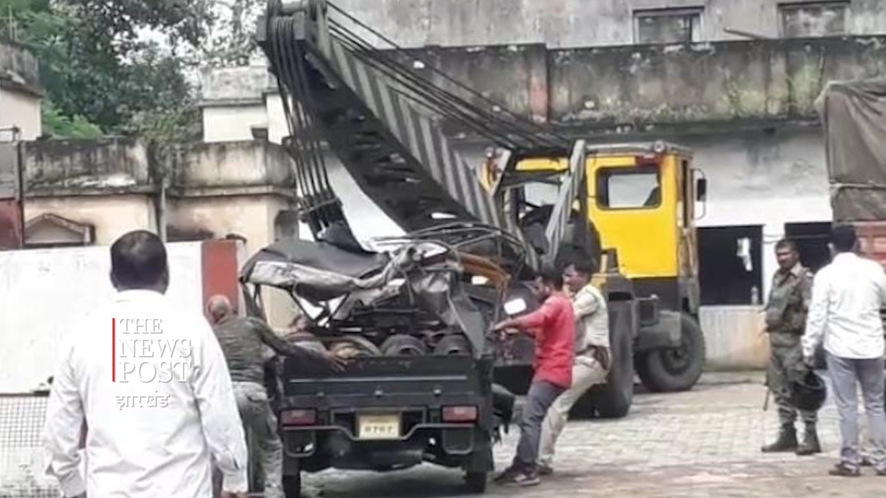 मिनी ट्रक और सिलेंडर लदे टेंपू में टक्कर,बडा हादसा टला