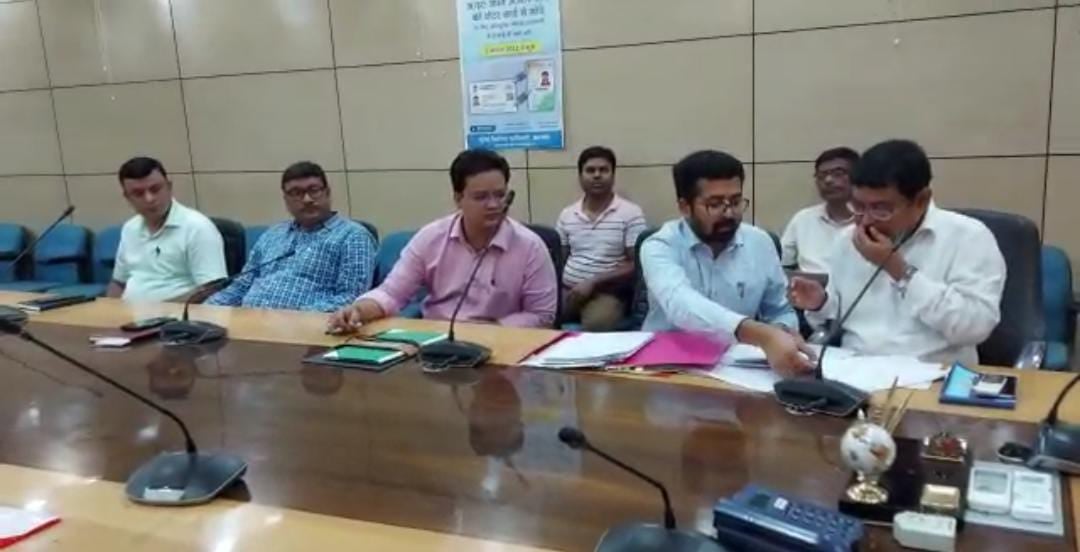 15 लाख में नीलम हुआ जब्त दो लाख सीएफटी बालू