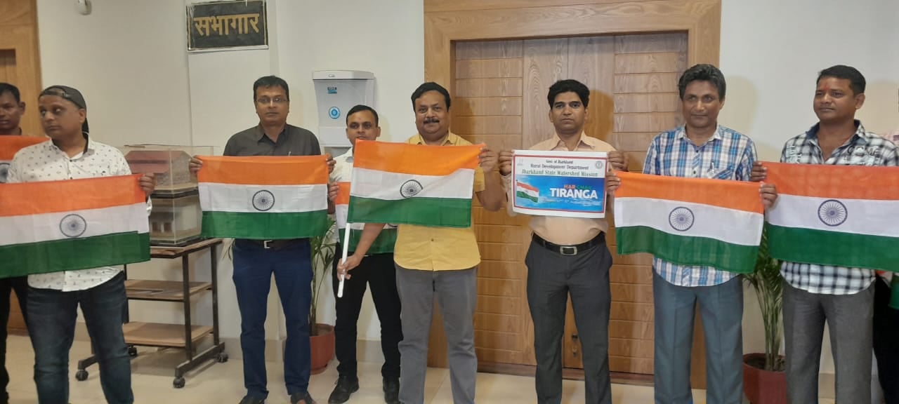 सचिवालय में अफसर और कर्मियों को मिला तिरंगा, क्या दिया गया है निर्देश