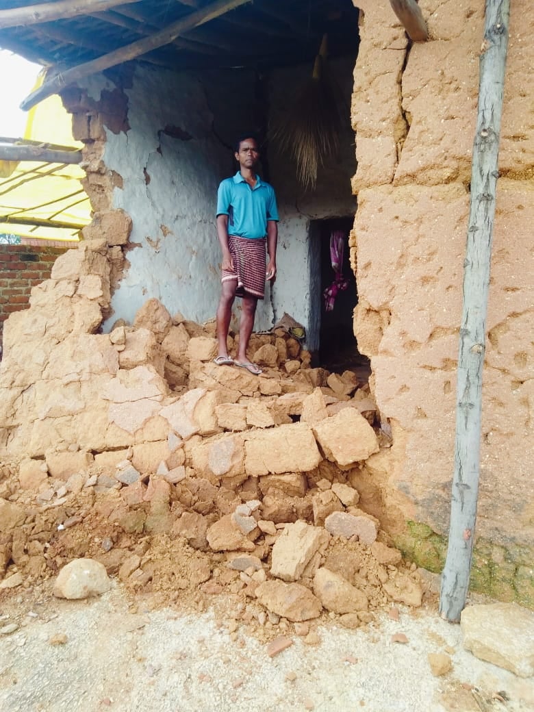 फिर दिखा गजराज का आतंक ,कई घरों को  किया  क्षतिग्रस्त