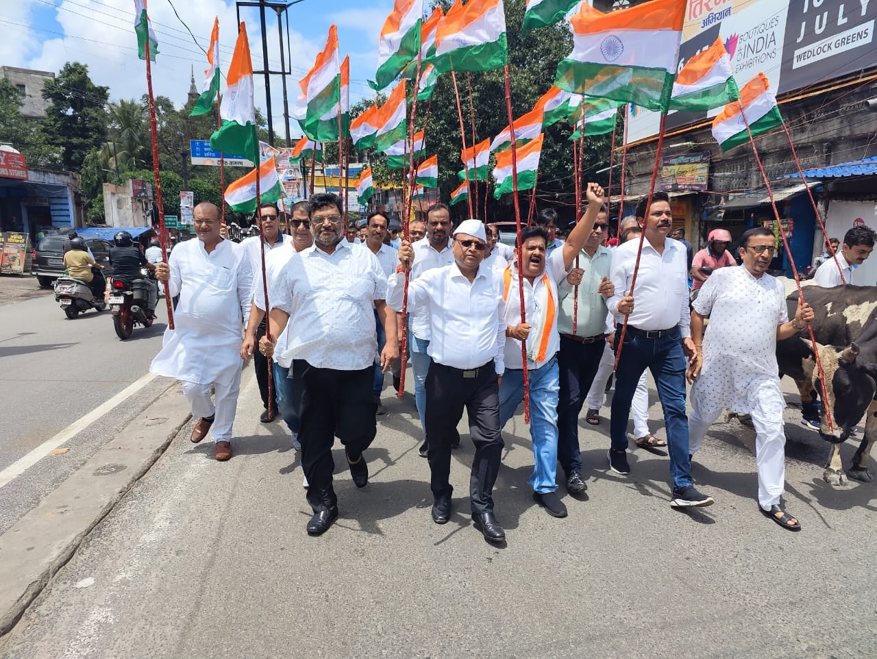 DHANBAD; शहर और गांव तिरंगा मय, उत्साह चरम पर