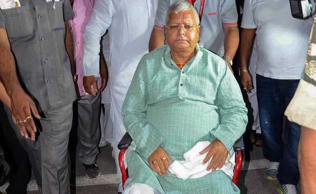 आज दिल्ली से पटना पहुचेंगे राजद सुप्रीमो  , नीतीश के नए कैबिनेट के गवाह बन सकते हैं लालू प्रसाद यादव