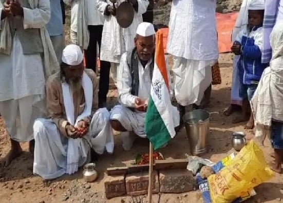 झारखंड के सच्चे गांधीवादियों के बारे में जानिये, जिनकी सुबह ही तिरंगा पूजा से होती है