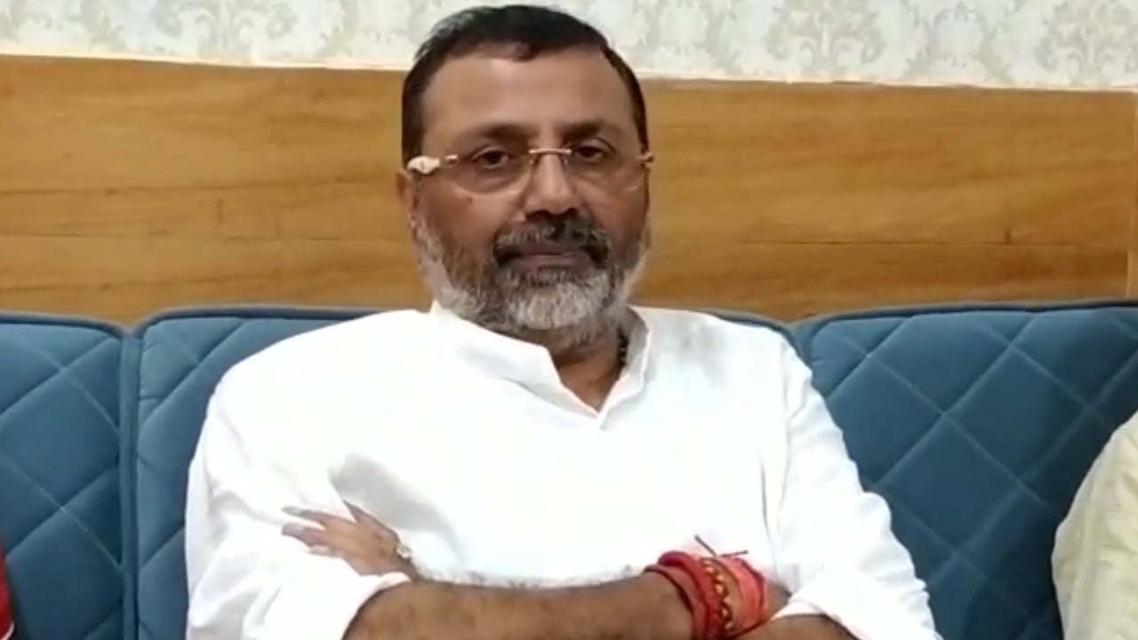 भाजपा सांसद निशिकांत दुबे ने सीएम हेमंत सोरेन और उनके विधायक भाई को लेकर क्या भविष्यवाणी की, जानिए पूरी खबर में