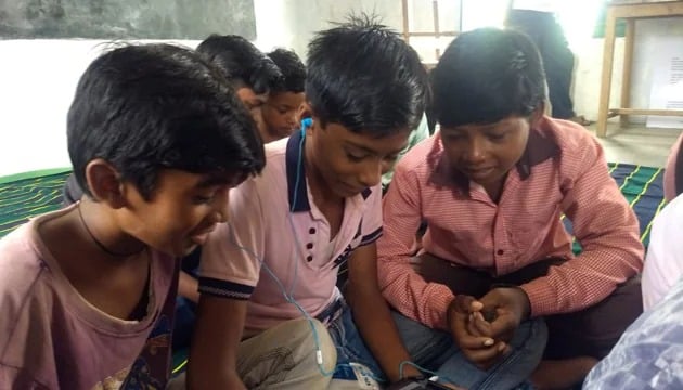 धनबाद में शिक्षा विभाग बड़ा या भ्रष्टाचार निरोधक ब्यूरो, जानें आखिर यह सवाल क्यों उठा