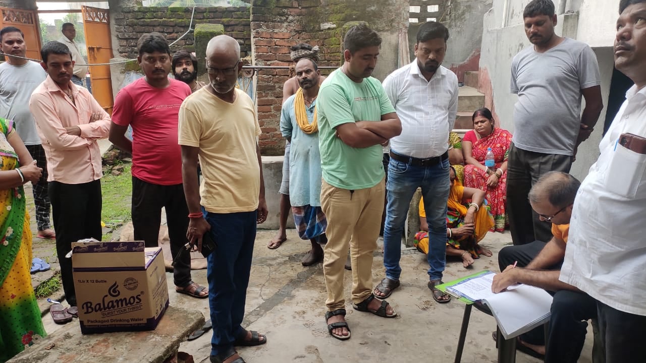 तांत्रिक से फोन पर बात करते-करते फांसी के फंदे पर झूल गई महिला- जानिये पूरा मामला