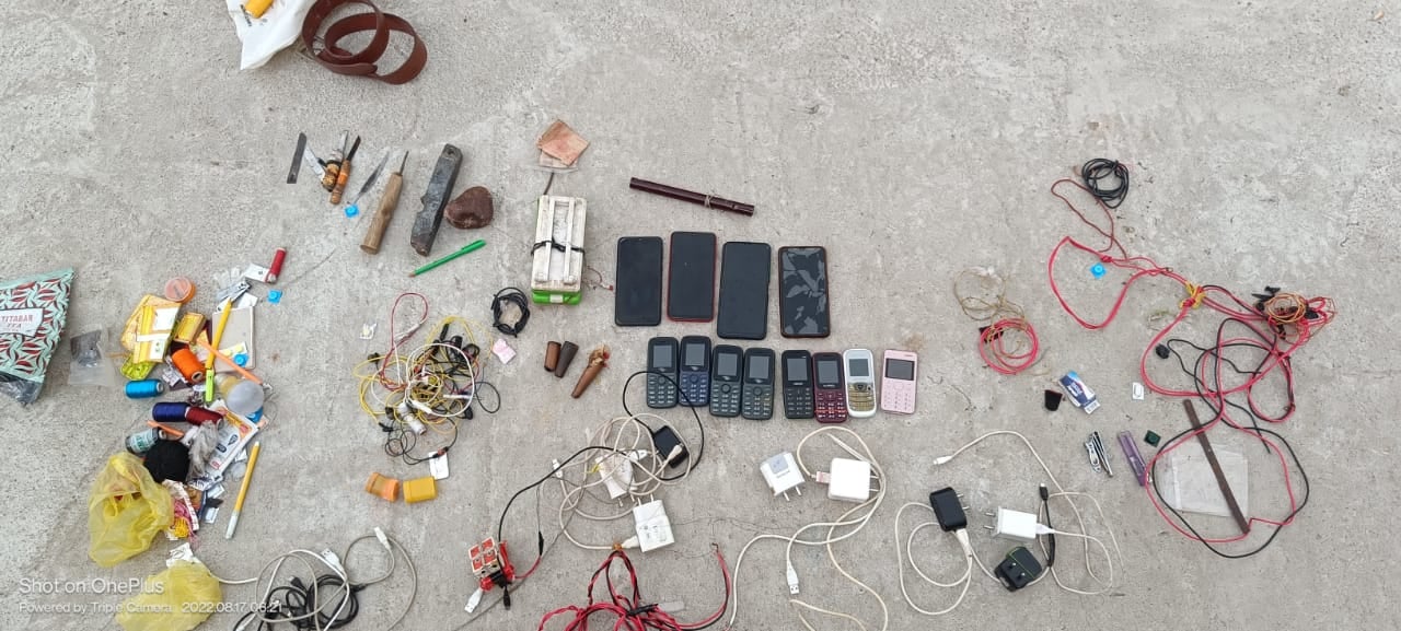 DHANBAD- बाल सुधार गृह में छापेमारी, जानें मिला क्या क्या