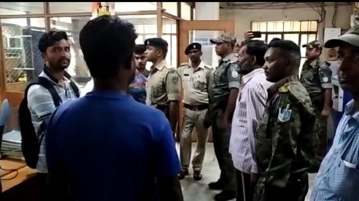 BREAKING :   बैंक ऑफ इंडिया में दिनदहाड़े लूट , पुलिस मौके पर पहुंची