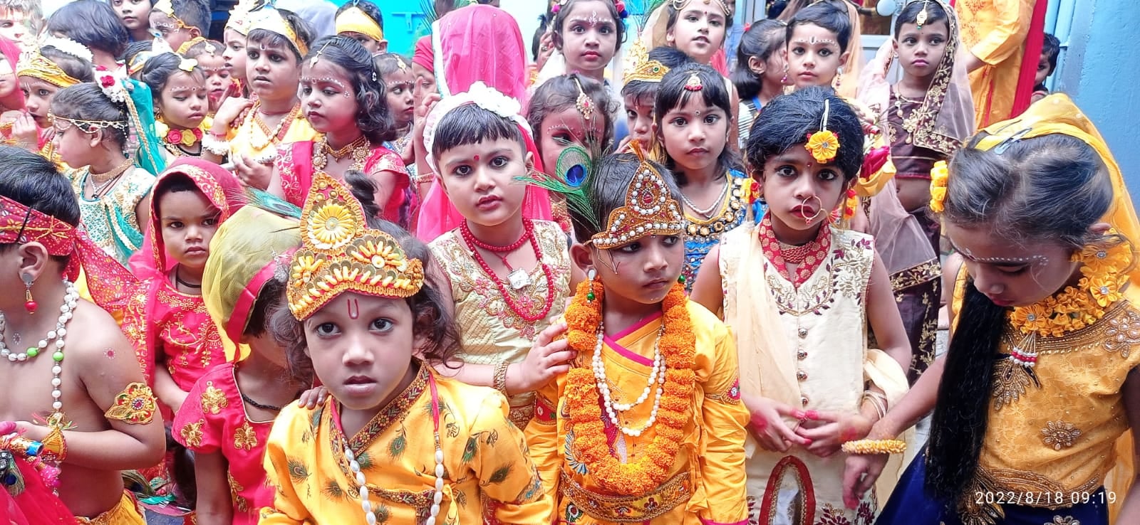 बच्चों के नटखट रूप ने खूब बटोरीं तालियां, मिली प्रशंसा