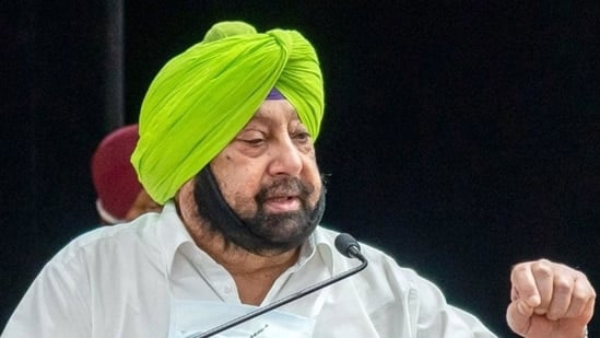 आगामी विधानसभा चुनाव में सिद्धू कहीं से भी लड़ेंगे वहां  से मैं उन्हें जीतने नहीं दूंगा".अमरिंदर सिंह