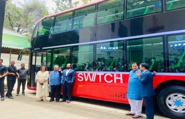 मुंबई से दिल्ली इलेक्ट्रिक AC डबल डेकर बस का शुभारंभ, कैसी होगी यह बस सेवा