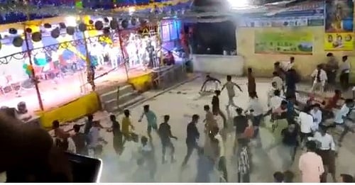 मोतीहारी : पहले लगा ठुमका और फिर उसी ठुमके पर चली लाठी, जानिए पूरा मामला