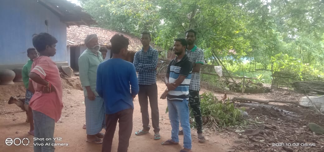 छह साल के बच्चे सहित एक ही परिवार के चार की हत्या, गांव से कुछ दूर मिले शव