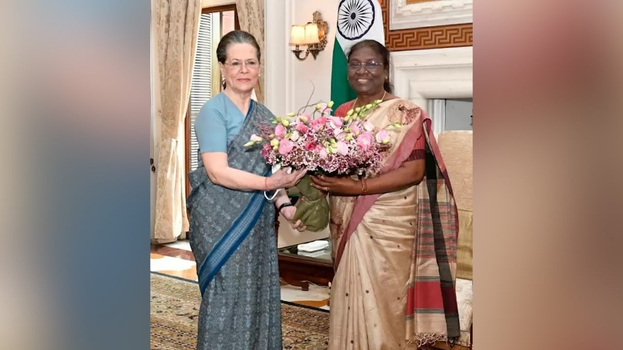 कांग्रेस की राष्ट्रीय अध्यक्ष सोनिया गांधी ने राष्ट्रपति से की मुलाकात, जानिए क्या हुई बातचीत