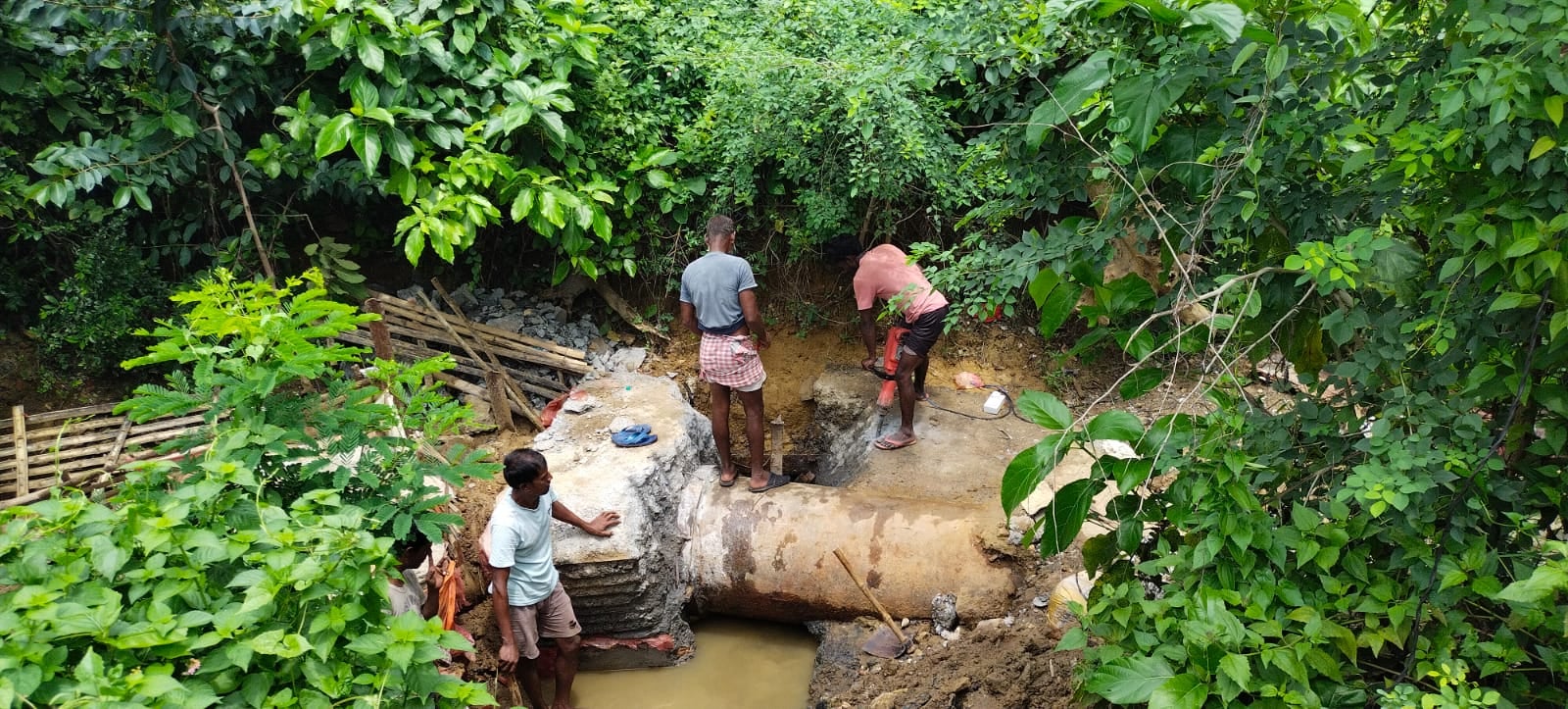 दामोदर नद में जब बहने लगा फर्नेस ऑयल, मची अफरा-तफरी- जानिये इसकी वजह