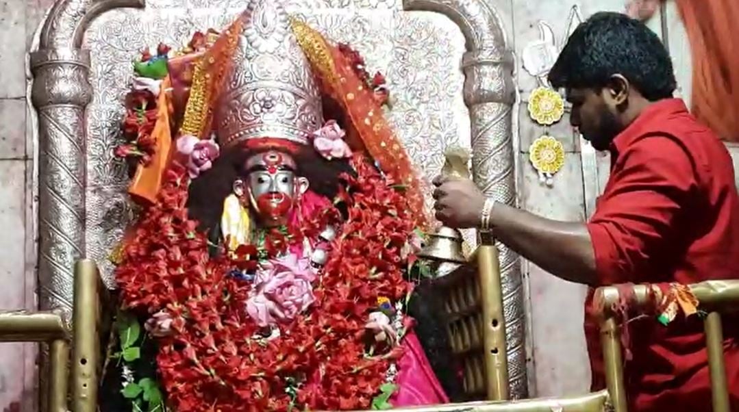 कोरोनाकाल के दो साल बाद कौशिकी अमावस्या पर तारापीठ मंदिर में उमड़ी भक्तों की भीड़, मां को लगी 56 भोग