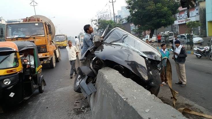 सड़क हादसे में घायल व्यक्ति को अस्पताल पहुंचानेवाले को सरकार देगी नगद इनाम, जानिये क्या है योजना