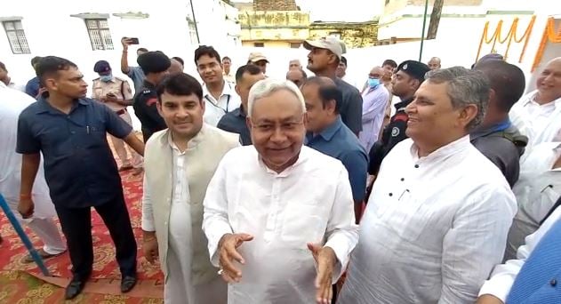 सुशील मोदी के बयान पर नीतीश कुमार का पलटवार, कहा- जल्दी सरकार गिरा दें