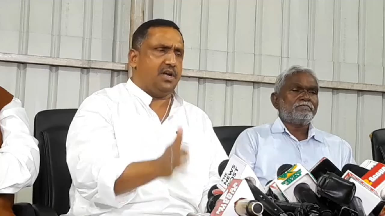 सियासी संकट के बीच यूपीए विधायकों का प्रेस कॉन्फ्रेंस, राज्यपाल से फैसला सार्वजनिक करने की मांग की