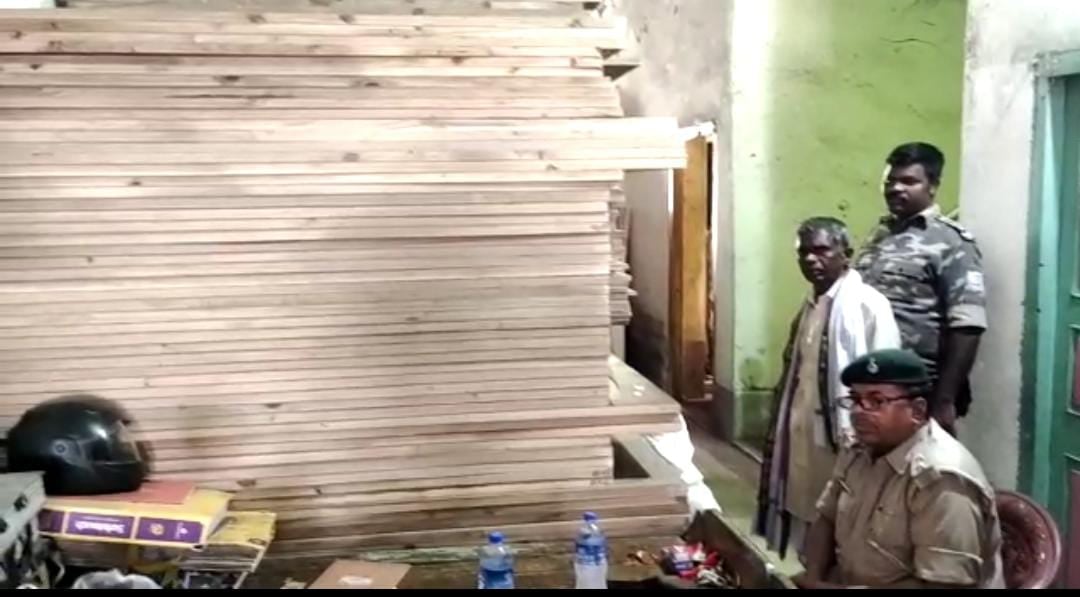 कतरास के अवैध लकड़ी गोदाम में छापा, जानिए आगे क्या हुआ