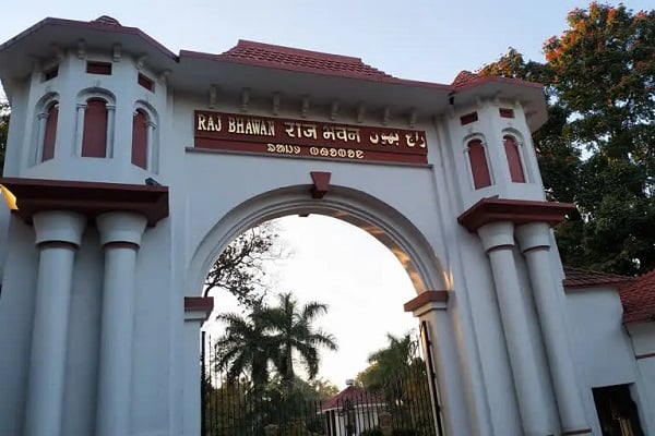 दुमका पेट्रोल कांड: राज्यपाल ने DGP को स्थानीय प्रशासन की भूमिका पर जांच के दिए आदेश, एडीजी और सीआईडी की टीम पहुंची दुमका