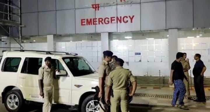 महिला ने तड़तड़ाई गोलियां, खुद ही हुई घायल, जानिए मामला