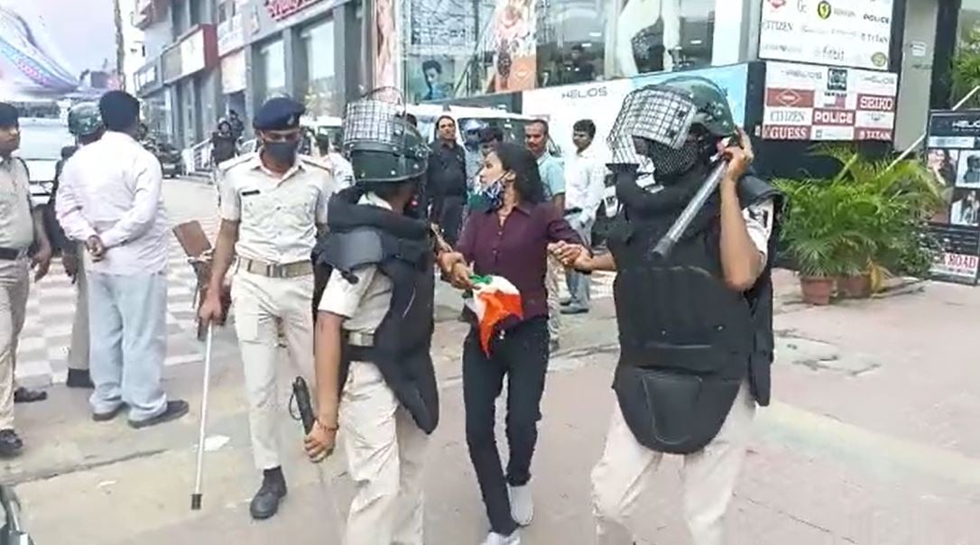 पटना में BTET अभ्यर्थियों पर पुलिस ने किया लाठीचार्ज, पात्रता परीक्षा आयोजित नहीं होने के कारण कर रहे थे विरोध प्रदर्शन