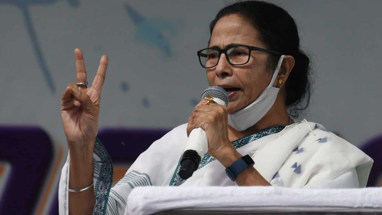 58 हजार मतों से जीती ममता बनर्जी,बंगाल में जश्न का माहौल