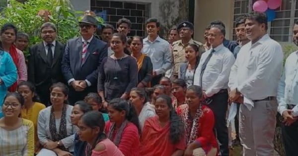 गुमला में आधुनिक पुस्तकालय भवन का हुआ उद्घाटन, जानिये इससे क्या होगा लाभ