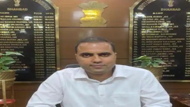 धनबाद के सबसे बड़े सरकारी अस्पताल टीम के साथ पहुंचे DC, जानिए क्यों