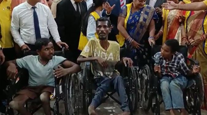 स्पेशल कैम्प लगाकर दिव्यांगों को दिए गए कृत्रिम अंग, झारखंड हाई कोर्ट के न्यायाधीश भी रहे मौजूद