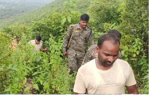 सोनाहातू डायन बिसाही केस:  जंगल में ढूंढ-ढूंढ कर पुलिस ने पकड़े 15 आरोपी