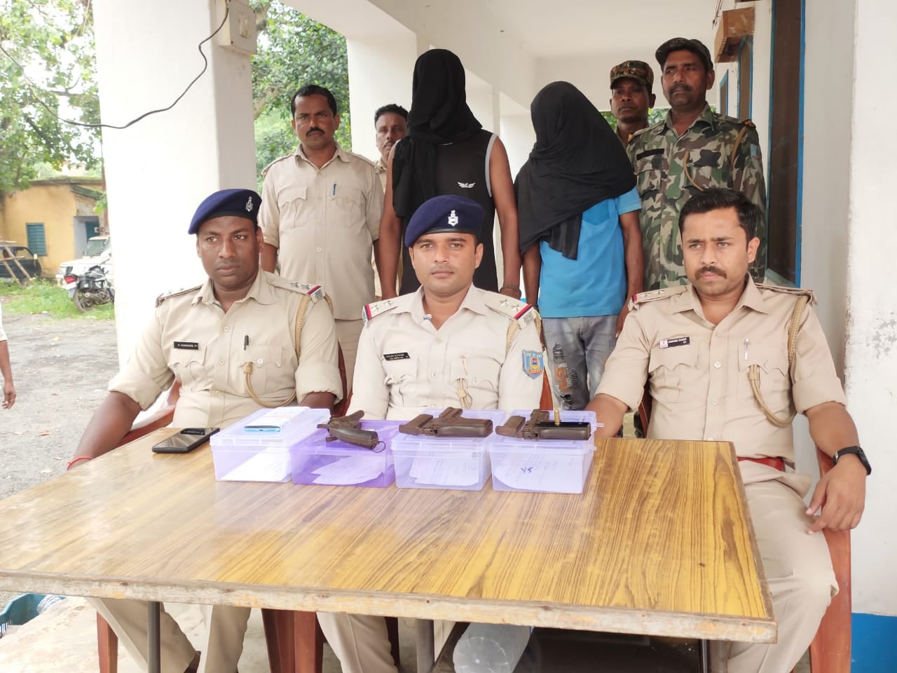 दुमका पुलिस ने इरफान अंसारी और राजेश को किया गिरफ्तार, जानिए क्या है मामला