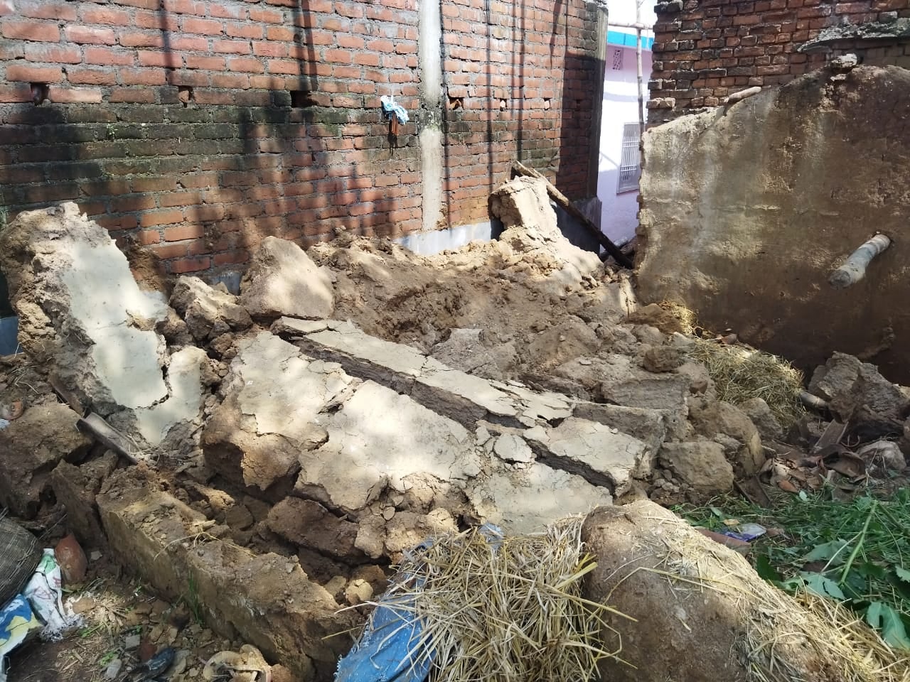 कोडरमा में कच्चे मकान की दीवार गिरने से महिला की मौत