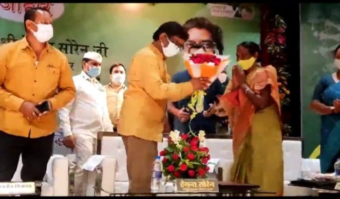 सीएम हेमंत सोरेन ने कोल्हान को दिया करोड़ों की योजनाओं की सौगात,कहा ओलम्पिक से लौटने के बाद खिलाडियों का होगा सम्मान