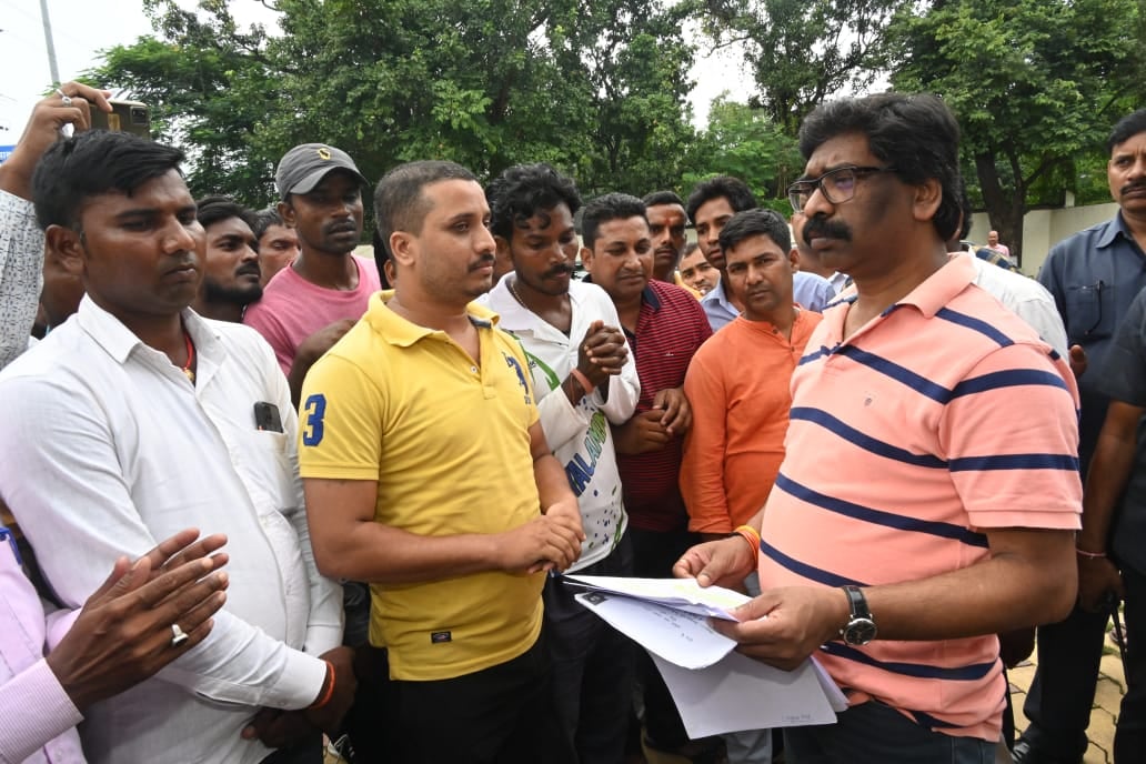 सीएम हेमन्त सोरेन से  CTET उत्तीर्ण अभ्यर्थी संघ के प्रतिनिधिमंडल ने की मुलाकात,  CTET को JTET के बराबर मान्यता देने का किया अनुरोध