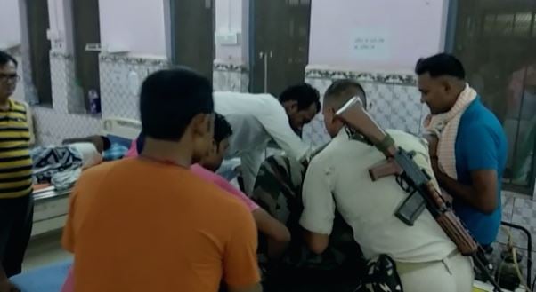 112 क्विक रिस्पांस टीम की गाड़ी हुई दुर्घनाग्रस्त, पुलिसकर्मी जख्मी