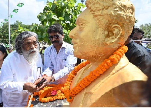 दुर्गा सोरेन जयंती पर बोले शिबू सोरेन- सजग हो कर झारखंड को बचाने की जरुरत