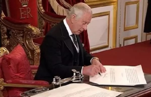 प्रिंस चार्ल्स बने विधिवत रूप से ब्रिटेन के सम्राट, जानिए किसने की घोषणा
