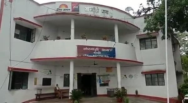 विशेष समुदाय के मनचलों ने कहा, दोस्ती करो नहीं तो उठा लेंगे- जानिये क्या है मामला