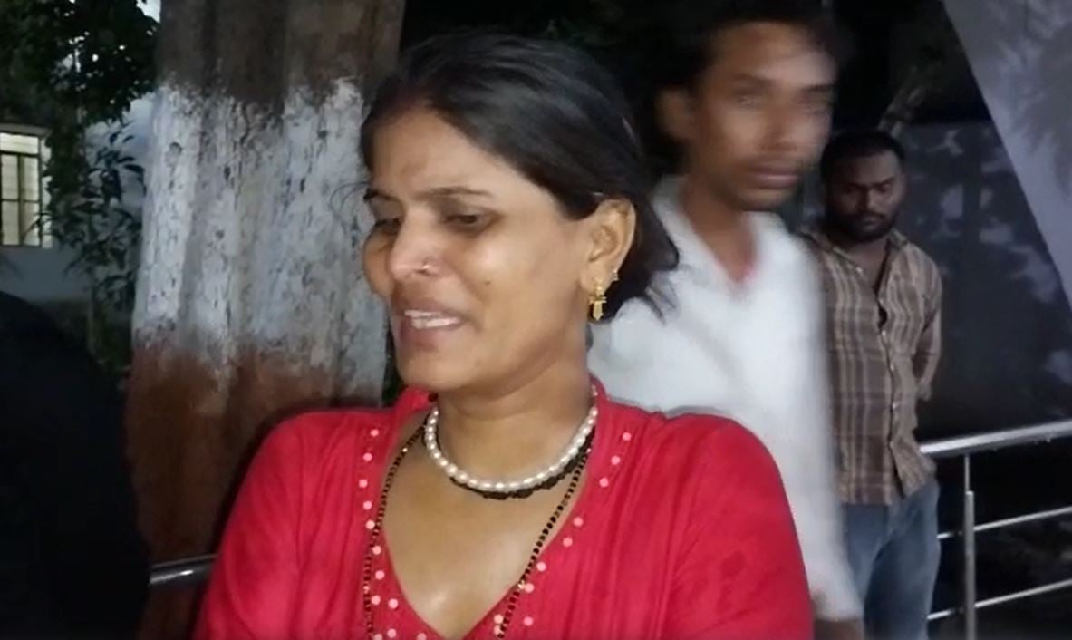 किशोरी की अश्लील तस्वीर बना मनचलों ने किया ब्लैकमेलिंग, परेशान किशोरी ने की खुदकुशी