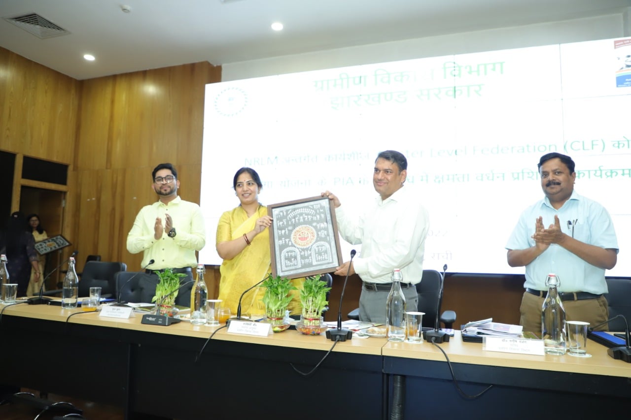 राष्ट्रीय आजीविका मिशन से महिलाएं बन रही आत्मनिर्भर, आर्थिक स्थिति में हो रहा बदलाव : मनीष रंजन