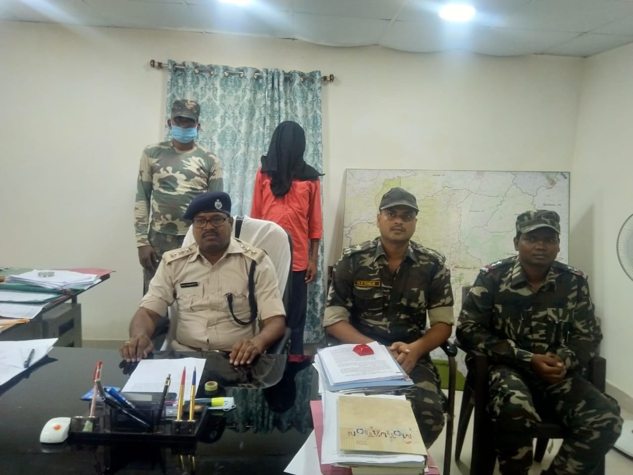 चाईबासा में हार्डकोर नक्सली धराया