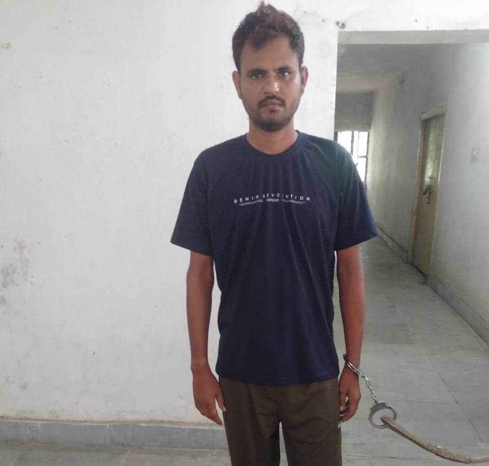 60 बोतल विदेशी शराब के साथ एक गिरफ्तार, भेजा गया जेल