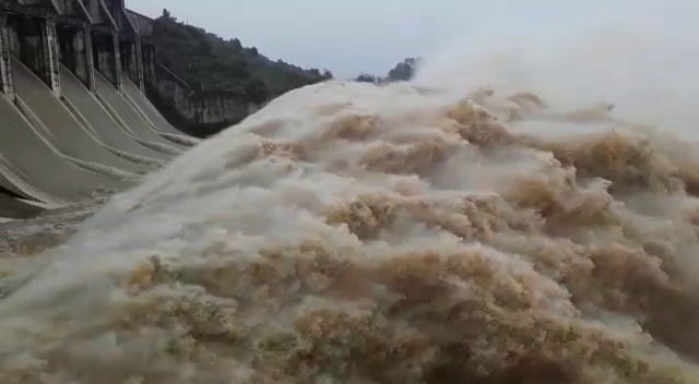 लगातार तीन दिनों से हो रही बारिश कारण से जनजीवन हुआ अस्त व्यस्त