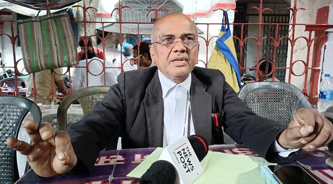 धनबाद के अधिवक्ता बोले -झारखण्ड को अभी चाहिए रोजगार तो खड़ा किया गया विवाद