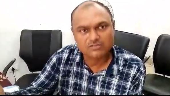 बीडीओ की गुंडागर्दी, शिकायत लेकर पहुंचे भाइयों को लाठी से पीटा